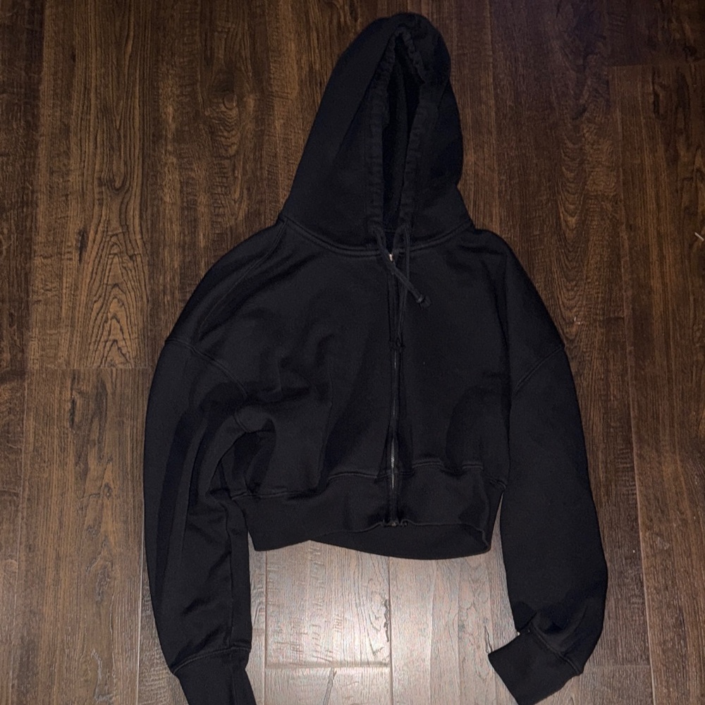 SO Black Cropped Hoodie